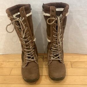 BANFF TRAIL Brown Suede like lace up side zipper  water resistant boots size 7
